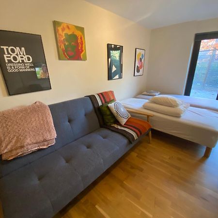 הוילה סולנטונה Townhouse On Arlanda Stockholm Metro Line - Easy Checkin מראה חיצוני תמונה