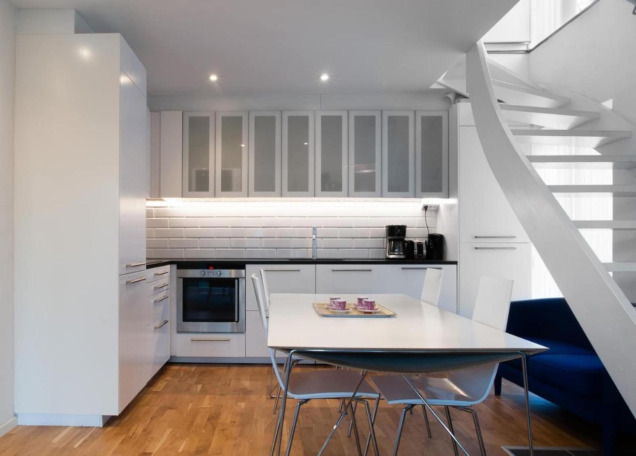 הוילה סולנטונה Townhouse On Arlanda Stockholm Metro Line - Easy Checkin מראה חיצוני תמונה