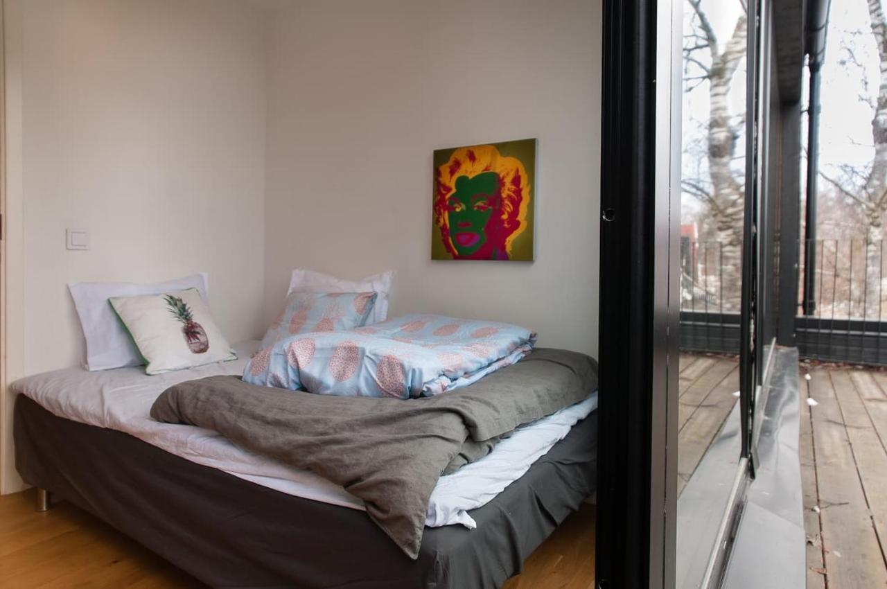 הוילה סולנטונה Townhouse On Arlanda Stockholm Metro Line - Easy Checkin מראה חיצוני תמונה