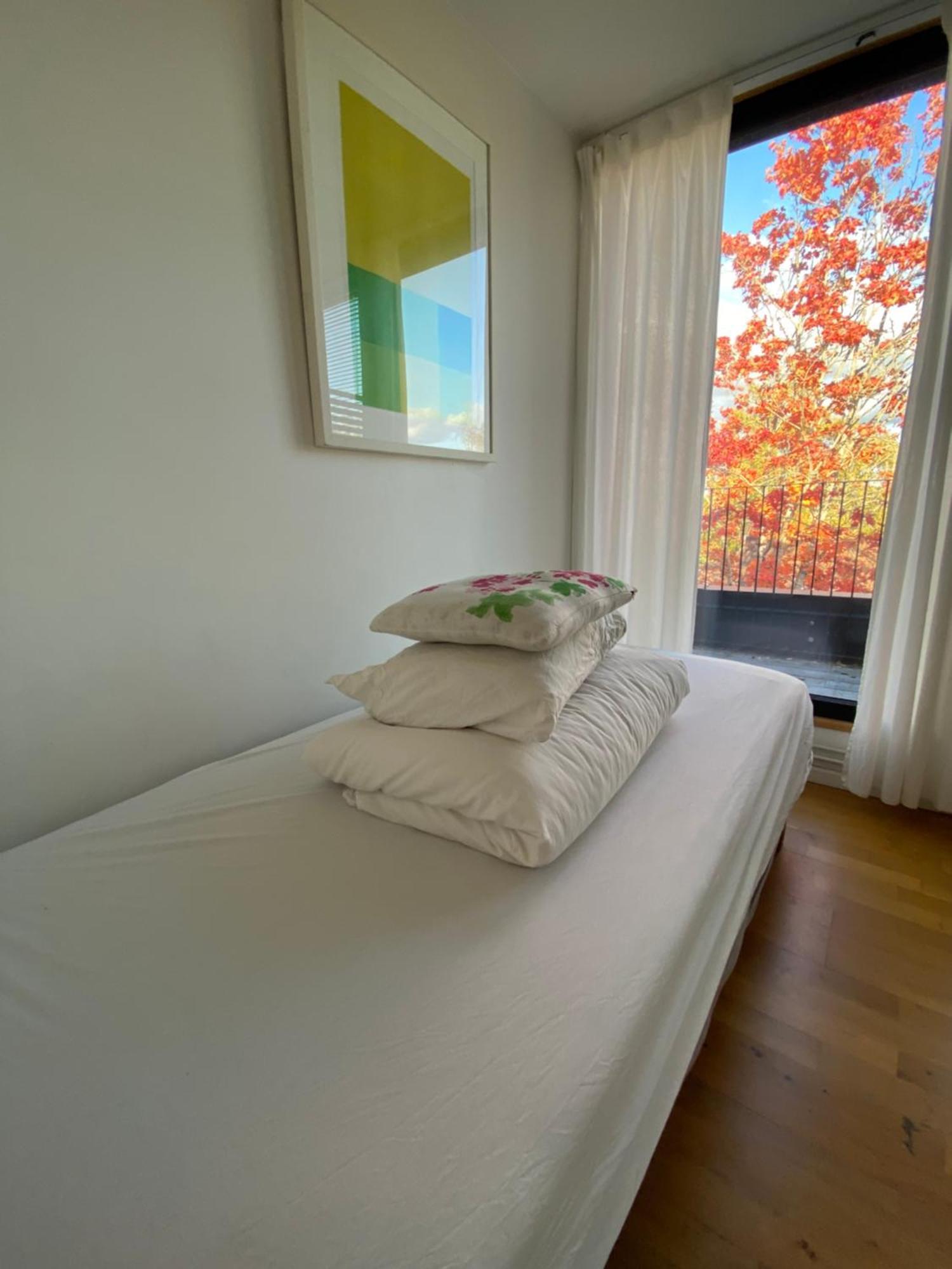 הוילה סולנטונה Townhouse On Arlanda Stockholm Metro Line - Easy Checkin מראה חיצוני תמונה