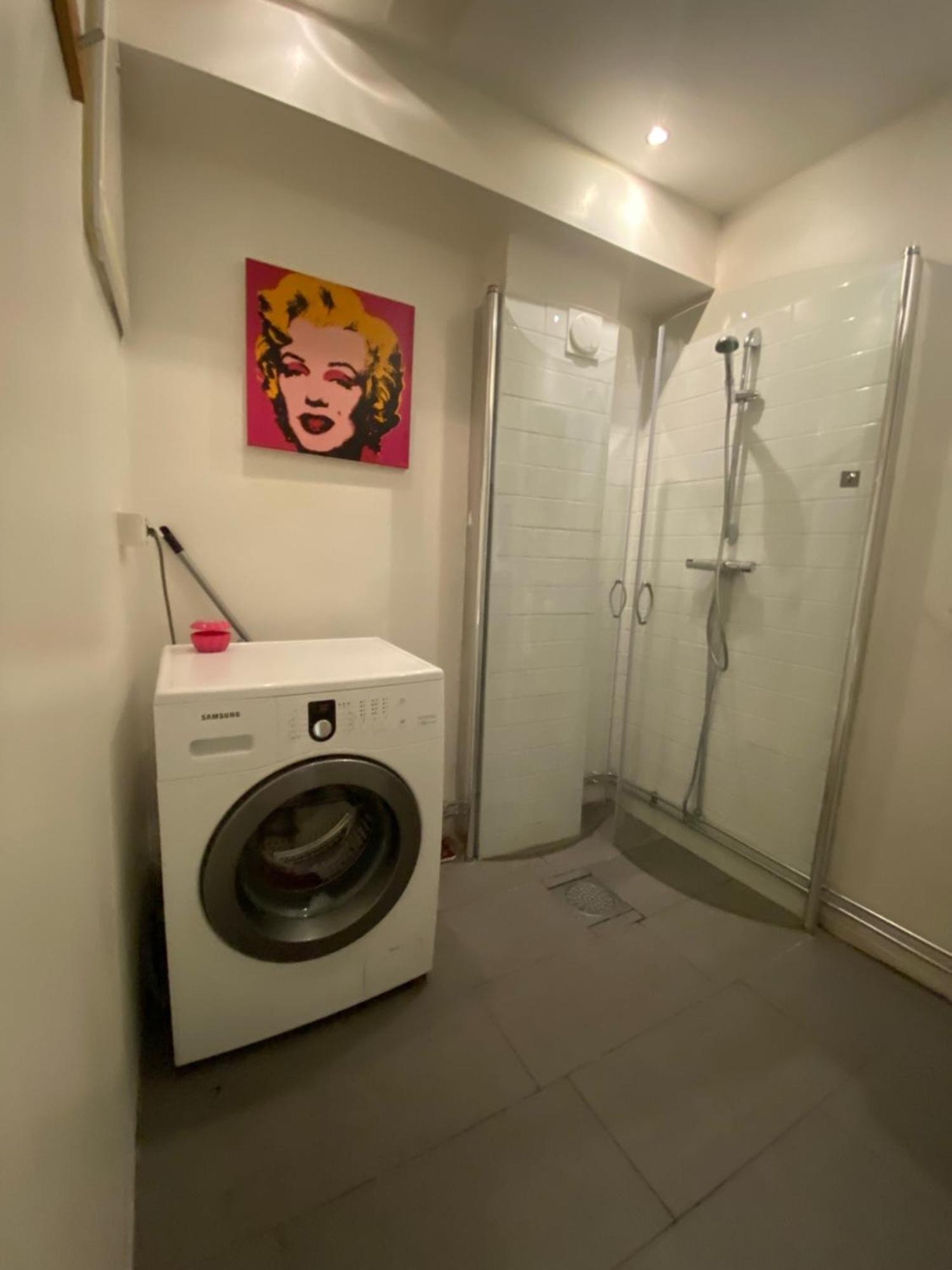 הוילה סולנטונה Townhouse On Arlanda Stockholm Metro Line - Easy Checkin מראה חיצוני תמונה