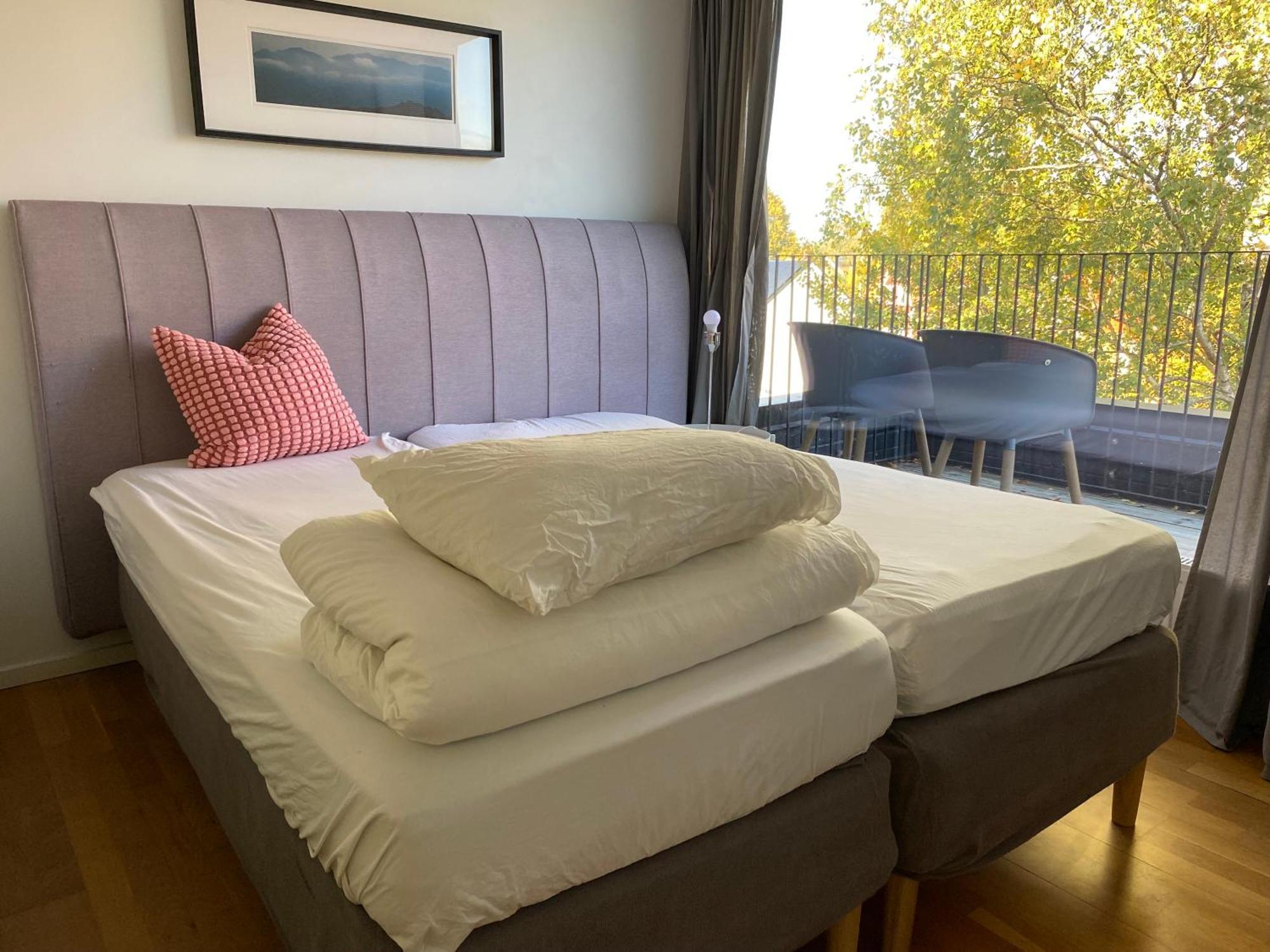 הוילה סולנטונה Townhouse On Arlanda Stockholm Metro Line - Easy Checkin מראה חיצוני תמונה